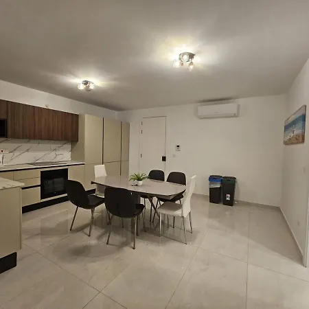 Stylish 2-bedroom At Ferry Tignes 2 P1 Lejlighed Sliema