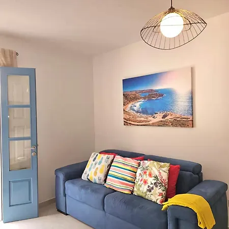 The None Apartament *