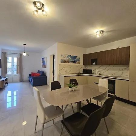 Apartament The None *
